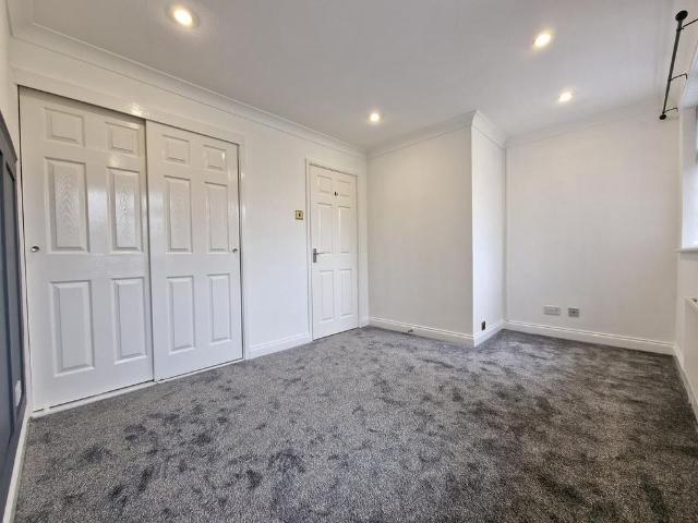 2 bedroom semi detached house to rent