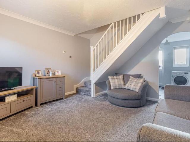 2 bedroom semi detached house to rent