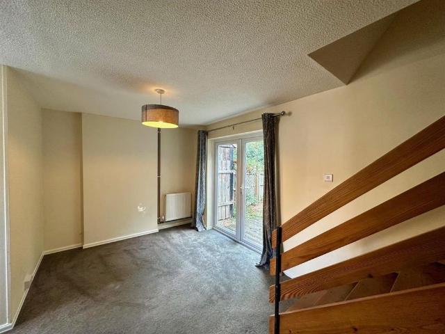 2 bedroom semi detached house to rent