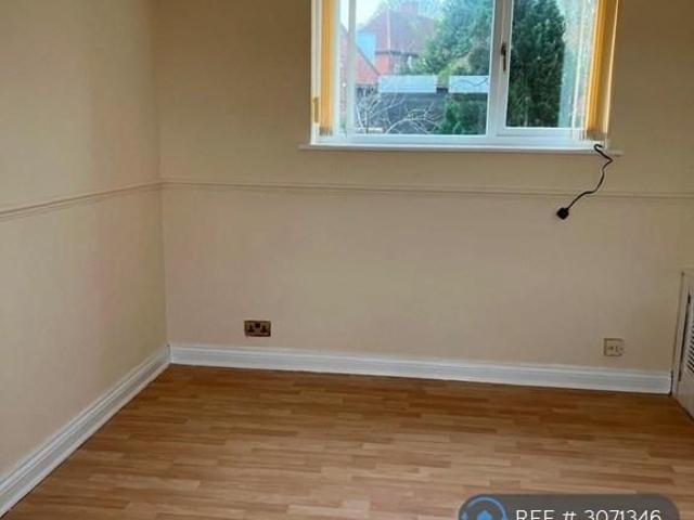 2 bedroom semi detached house to rent