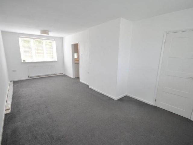 2 bedroom semi detached house to rent