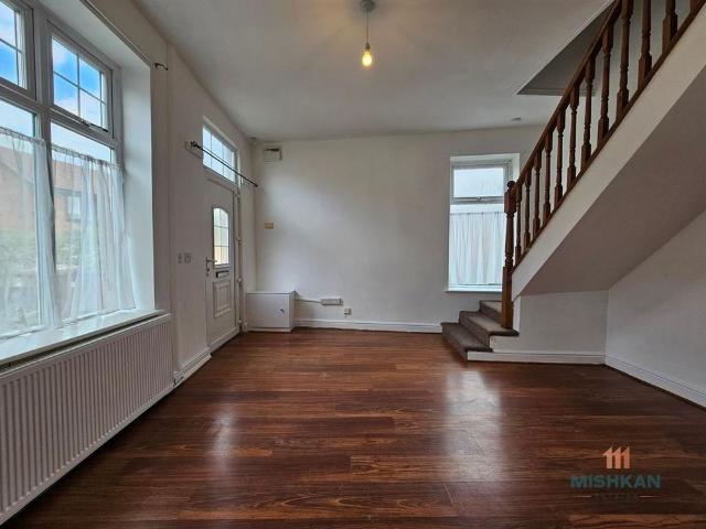 2 bedroom semi detached house to rent