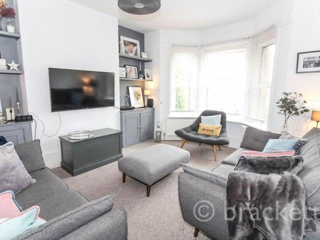 2 bedroom semi detached house to rent