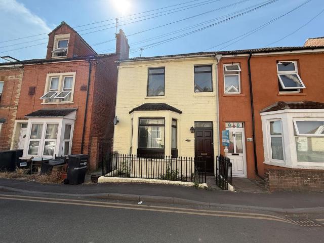 2 bedroom semi detached house to rent