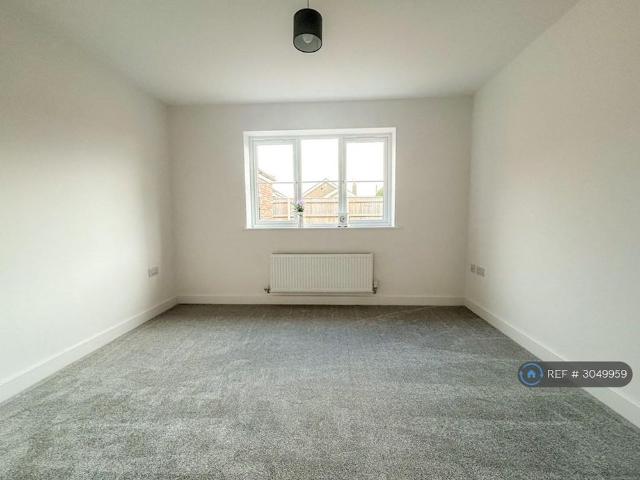 2 bedroom semi detached house to rent