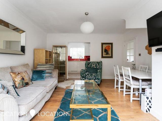 2 bedroom semi detached house to rent