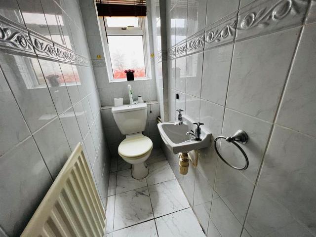 2 bedroom semi detached house to rent
