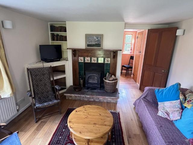 2 bedroom semi detached house to rent