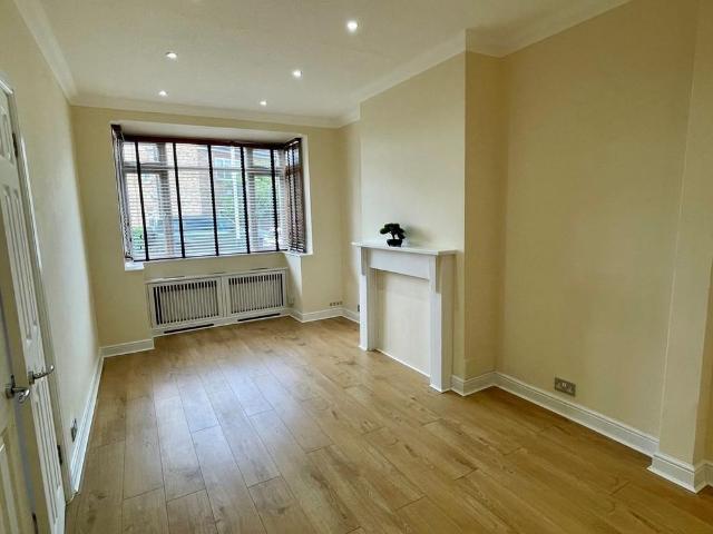 2 bedroom semi detached house to rent