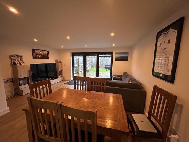 2 bedroom semi detached house to rent