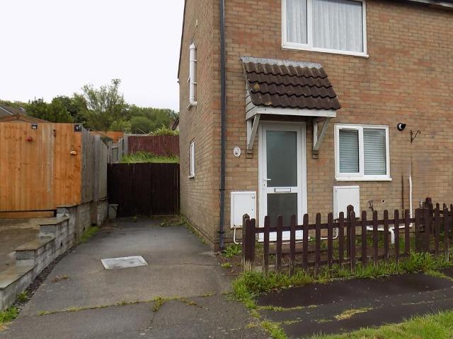 2 bedroom semi detached house to rent
