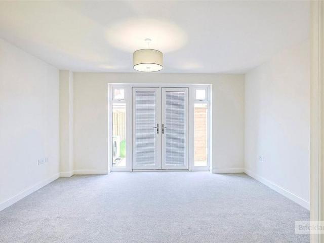 2 bedroom semi detached house to rent