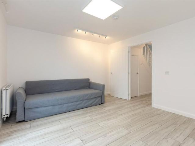 2 bedroom semi detached house to rent