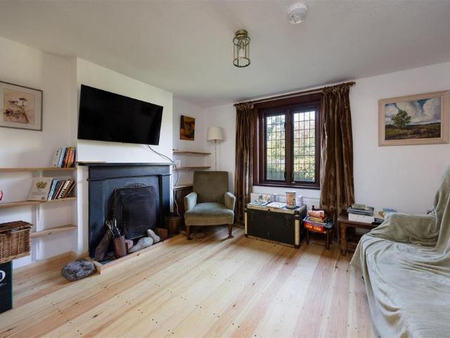 2 bedroom semi detached house to rent