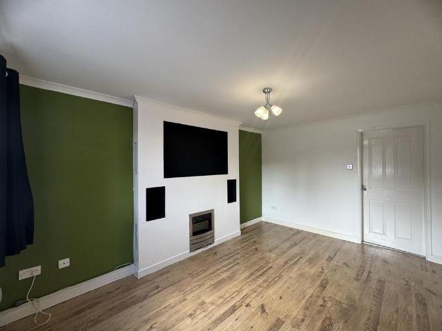 2 bedroom semi detached house to rent