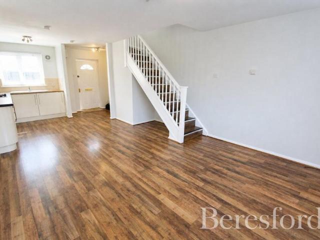2 bedroom semi detached house to rent