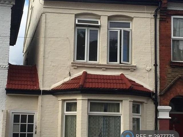 2 bedroom semi detached house to rent