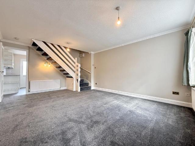 2 bedroom semi detached house to rent