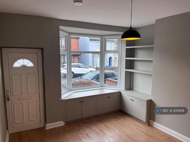 2 bedroom semi detached house to rent