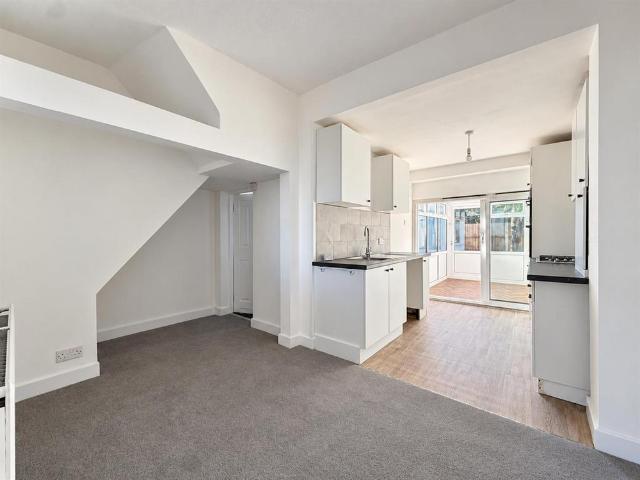 2 bedroom semi detached house to rent