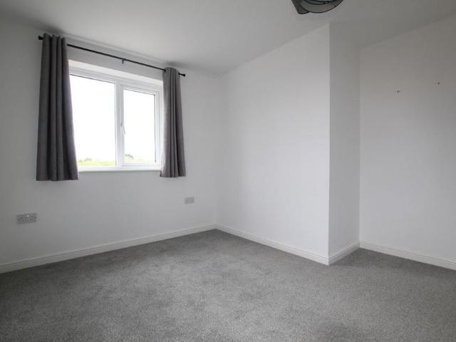 2 bedroom semi detached house to rent