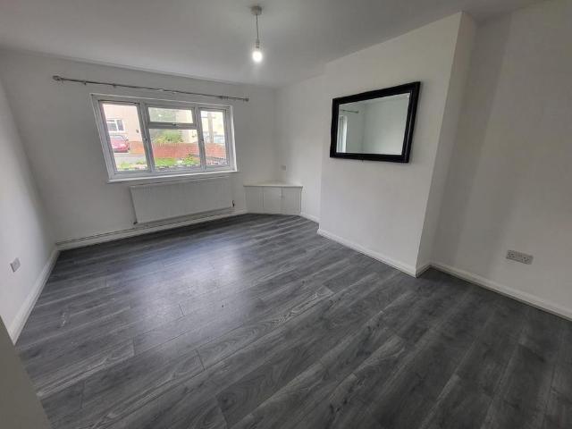 2 bedroom semi detached house to rent