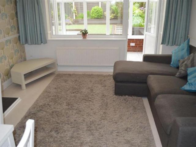 2 bedroom semi detached house to rent