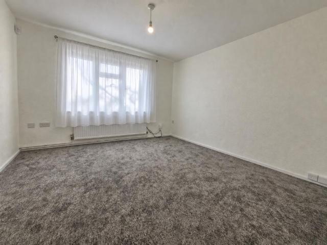 2 bedroom semi detached house to rent