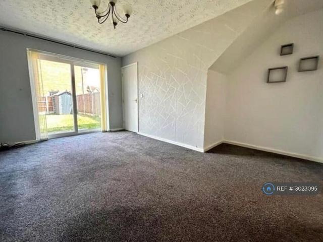 2 bedroom semi detached house to rent