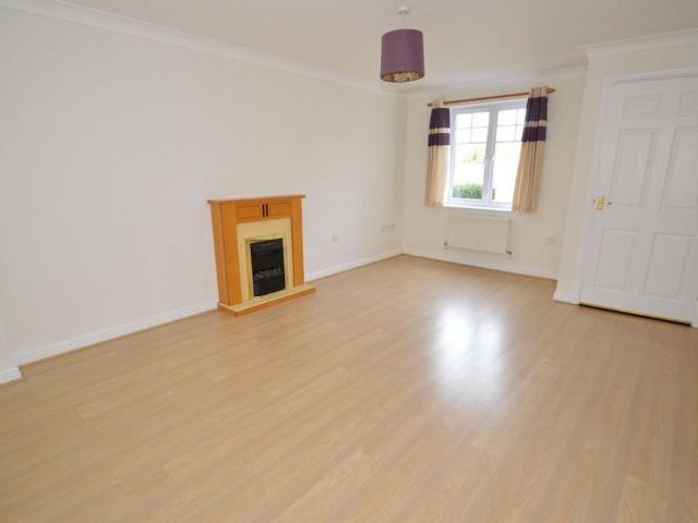2 bedroom semi detached house to rent
