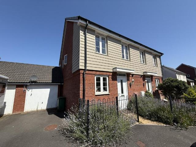2 bedroom semi detached house to rent