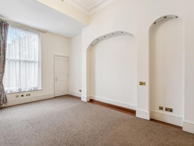 2 bedroom semi detached house to rent