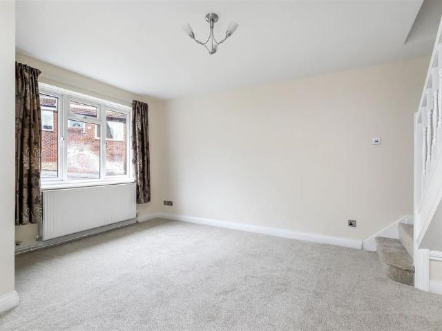 2 bedroom semi detached house to rent