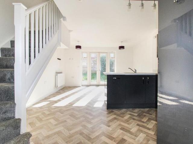 2 bedroom semi detached house to rent