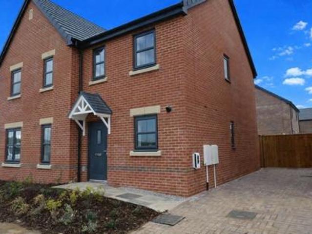 2 bedroom semi detached house to rent