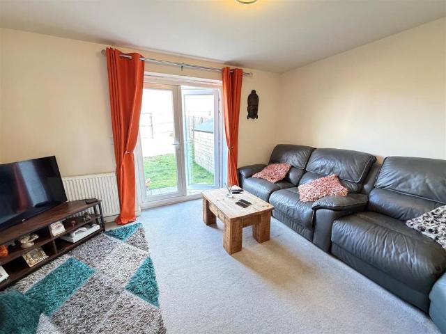 2 bedroom semi detached house to rent