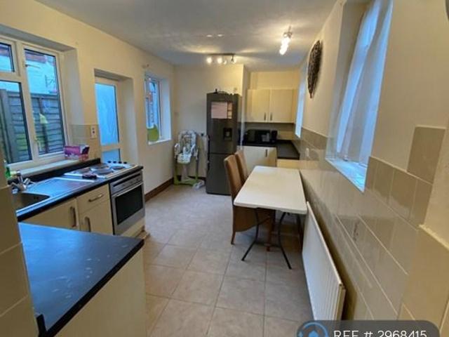 2 bedroom semi detached house to rent