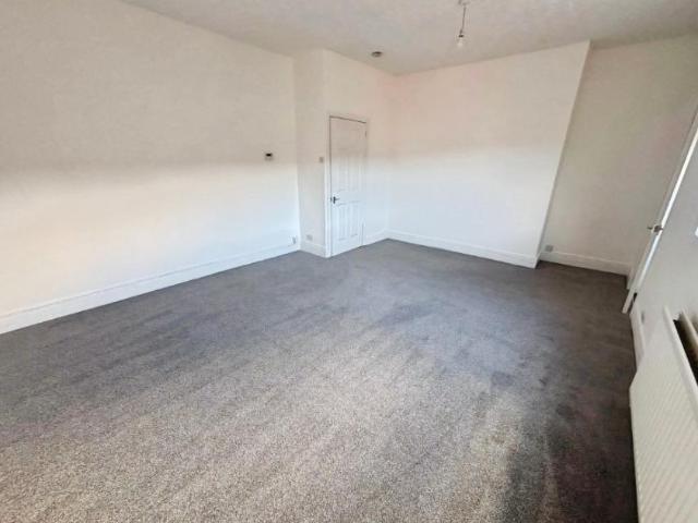 2 bedroom semi detached house to rent