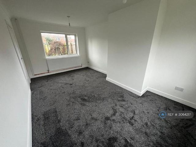 2 bedroom semi detached house to rent