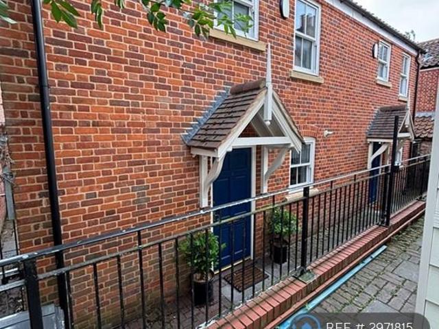2 bedroom semi detached house to rent