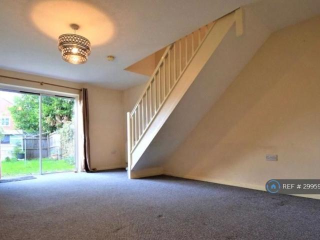 2 bedroom semi detached house to rent