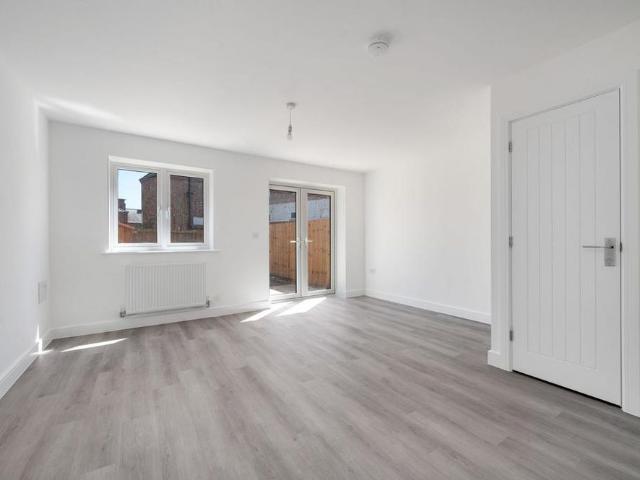 2 bedroom semi detached house to rent