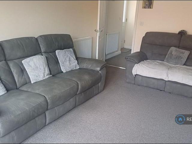 2 bedroom semi detached house to rent