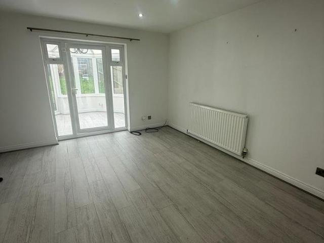 2 bedroom semi detached house to rent