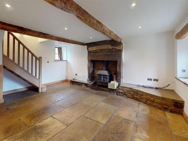 2 bedroom semi detached house to rent