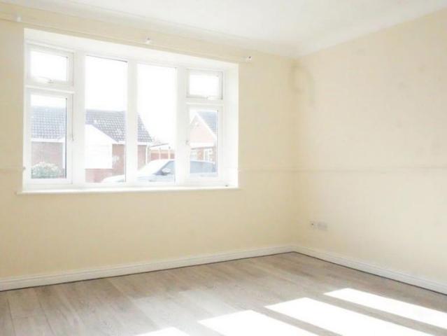 2 bedroom semi detached house to rent