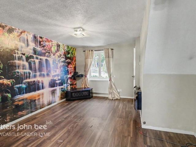 2 bedroom semi detached house to rent