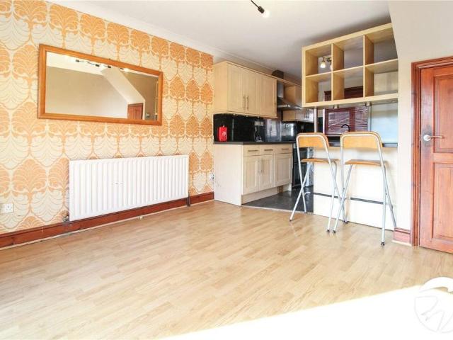 2 bedroom semi detached house to rent