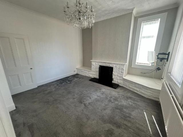 2 bedroom semi detached house to rent
