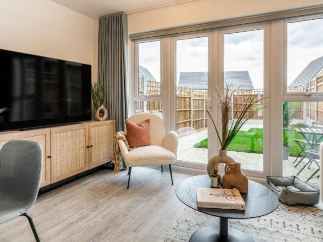 2 bedroom semi detached house to rent